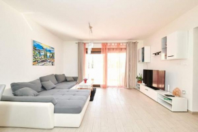 Holiday Home Laura ****